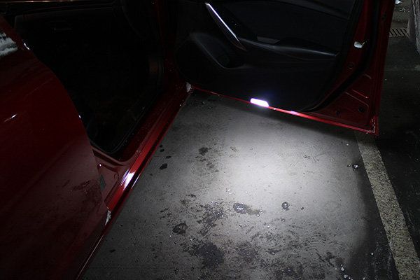 Светодиодная лампа освещения порогов автомобиля